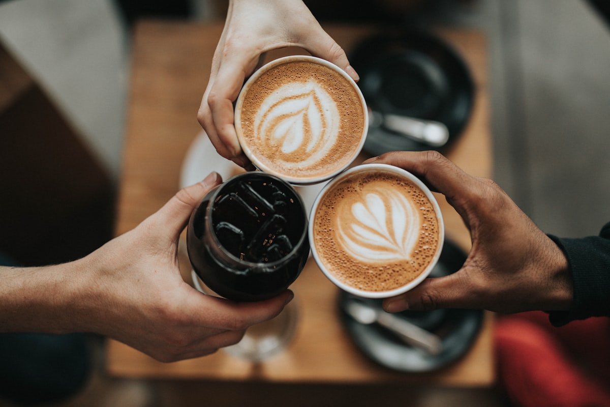Latte art u šalici